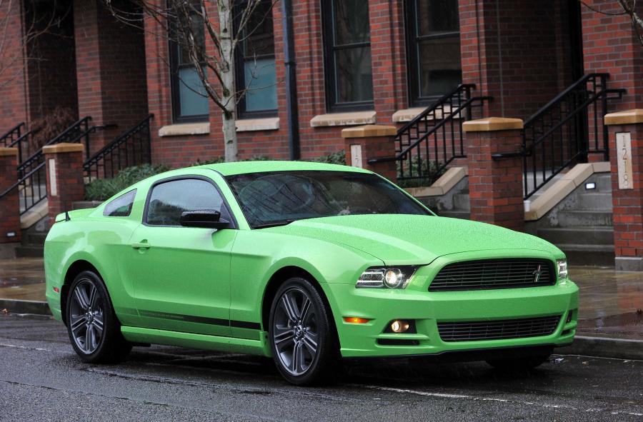  Ford Mustang V6 2012 года  (фото 57 из 133)